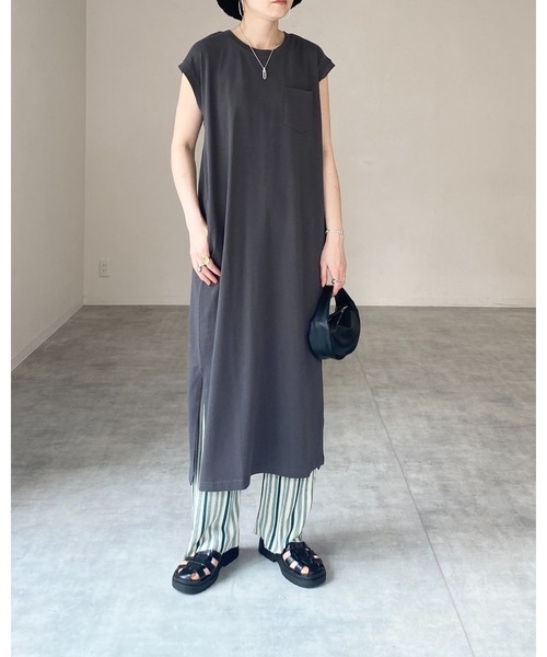 She's Closet(シーズクローゼット)の「クルーネックヘビーウェイトフレンチスリーブロングTシャツワンピース(ワンピース・レディース・ホワイト/ブラック/モカ/チャコール・FREE)」の11枚目の写真