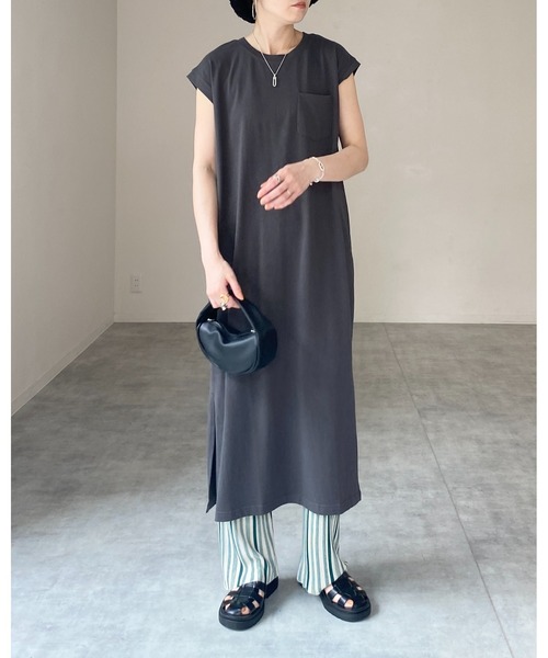 She's Closet(シーズクローゼット)の「クルーネックヘビーウェイトフレンチスリーブロングTシャツワンピース(ワンピース・レディース・ホワイト/ブラック/モカ/チャコール・FREE)」の12枚目の写真
