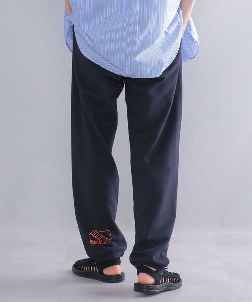 SHIPS(シップス)の「*SHIPS: ROOTS×INFLUENCE LEEGET ペインティング プリント スウェット パンツ(スウェットパンツ・メンズ・ネイビー/グレー・MEDIUM/LARGE/X-LARGE)」の14枚目の写真
