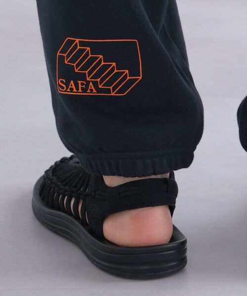 SHIPS(シップス)の「*SHIPS: ROOTS×INFLUENCE LEEGET ペインティング プリント スウェット パンツ(スウェットパンツ・メンズ・ネイビー/グレー・MEDIUM/LARGE/X-LARGE)」の17枚目の写真