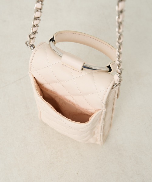 Chico（チコ）の「チェーンショルダーキルティングスマホケース（ショルダーバッグ・レディース・ホワイト/ブラック/ピンク・FREE）」の18枚目の写真