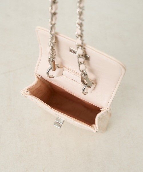 Chico（チコ）の「チェーンショルダーキルティングスマホケース（ショルダーバッグ・レディース・ホワイト/ブラック/ピンク・FREE）」の19枚目の写真