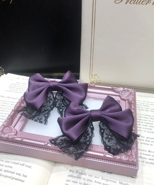 ROJITA(ロジータ)の「マットサテンレース付リボンツインクリップ(バレッタ/ヘアクリップ・レディース・パープル/ピンク/ブラック・FREE)」の3枚目の写真