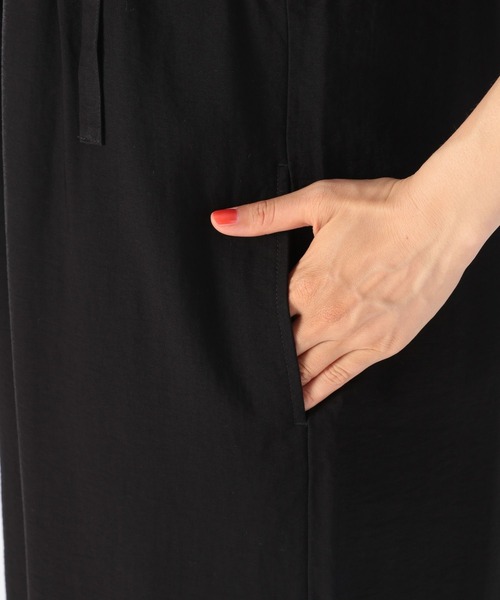 niko and...（ニコアンド）の「リラックスワイドサロペット（サロペット/オーバーオール・レディース・ブラック/ネイビー/カーキ・MEDIUM/LARGE）」の8枚目の写真