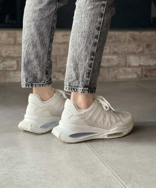 ASH(アッシュ)の「【FUTURA200】ハイテクローカットスニーカー(スニーカー・レディース・ホワイト/ブラック/マルチ・35/38/39/36/37)」の19枚目の写真