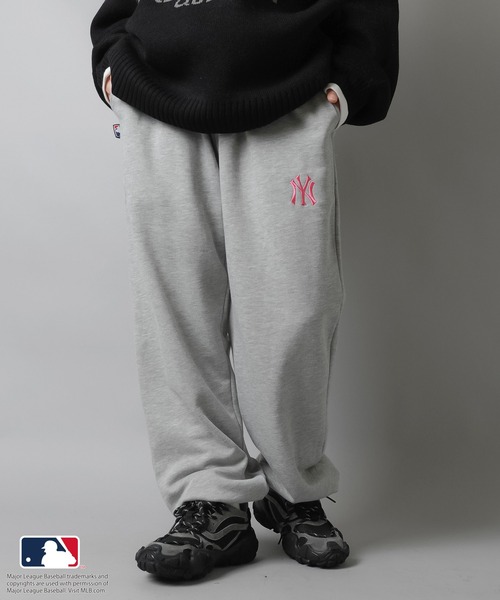 MLB（メジャーリーグベースボール）の「【MLB/メジャーリーグベースボール】別注ワンポイントロゴスウェットパンツ/ユニセックス対応（スウェットパンツ・レディース・ホワイト/ブラック/グリーン/ブルー/ネイビー/オートミール/グレー系その他・M/L）」の3枚目の写真