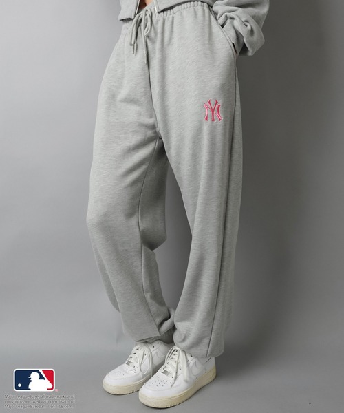 MLB(メジャーリーグベースボール)の「【MLB/メジャーリーグベースボール】別注ワンポイントロゴスウェットパンツ/ユニセックス対応(スウェットパンツ・レディース・ホワイト/ブラック/グリーン/ブルー/ネイビー/オートミール/グレー・M/L)」の3枚目の写真