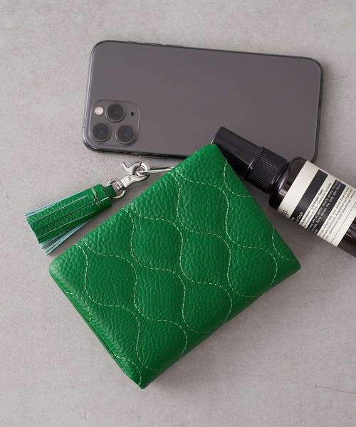 Beau're（ヴュレ）の「BEAURE｜牛革キルティング 2つ折り財布（財布・レディース・ブラック/ピンク/グリーン/ベージュ/イエロー/グリーン系その他/オレンジ・フリー）」の3枚目の写真