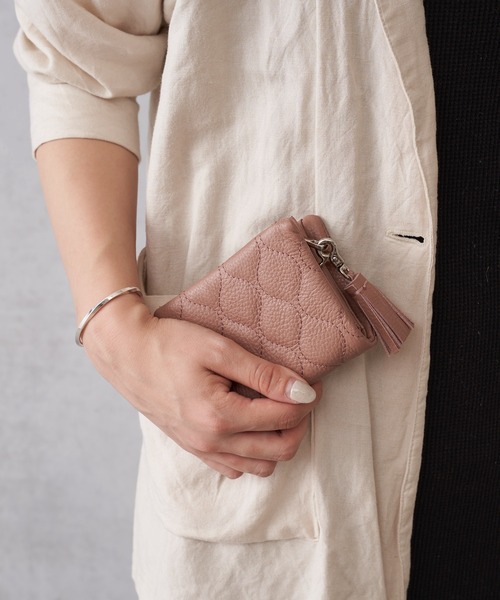 Beau're（ヴュレ）の「BEAURE｜牛革キルティング 2つ折り財布（財布・レディース・ブラック/ピンク/グリーン/ベージュ/イエロー/グリーン系その他/オレンジ・フリー）」の19枚目の写真