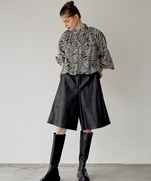 MECRE（メクル）の「フェイクレザーハーフパンツ（その他パンツ・レディース・ブラック/ワイン・S/M）」の6枚目の写真