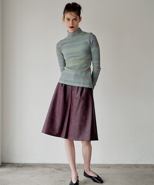 MECRE（メクル）の「フェイクレザーハーフパンツ（その他パンツ・レディース・ブラック/ワイン・S/M）」の5枚目の写真