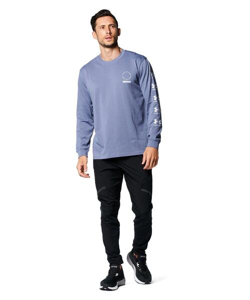 UNDER ARMOUR(アンダーアーマー)の「UAヘビーウエイト チャージドコットン ロングスリーブ シンボル Tシャツ(トレーニング/メンズ)(Tシャツ/カットソー・メンズ・ホワイト/ブラック/ブルー系その他・M/L/XL/XXL/S/3XL)」の15枚目の写真