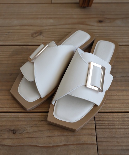 Bonjour Sagan（ボンジュールサガン）の「バックルフラットミュール（サンダル・レディース・オフホワイト・M/L）」の6枚目の写真