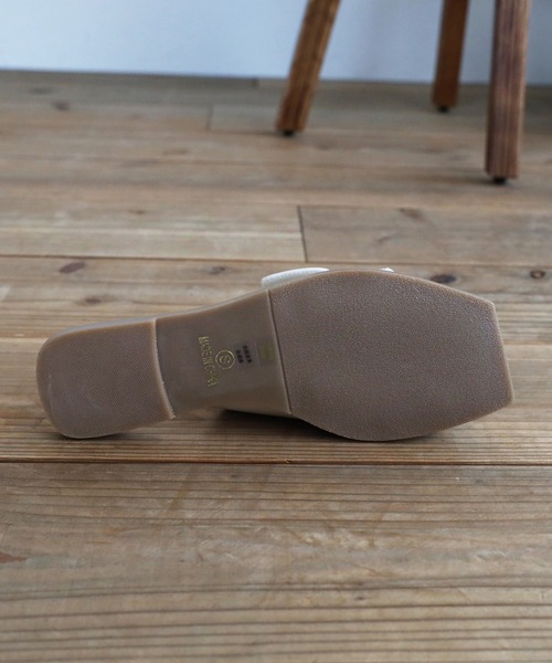 Bonjour Sagan（ボンジュールサガン）の「バックルフラットミュール（サンダル・レディース・オフホワイト・M/L）」の9枚目の写真