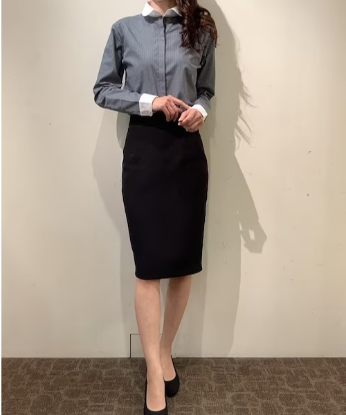 TOKYO SHIRTS(トウキョウシャツ)の「形態安定ノーアイロン ラウンド衿 長袖ビジネスワイシャツ(ビジネスシャツ・レディース・ダークネイビー・S/M/L/LL)」の9枚目の写真