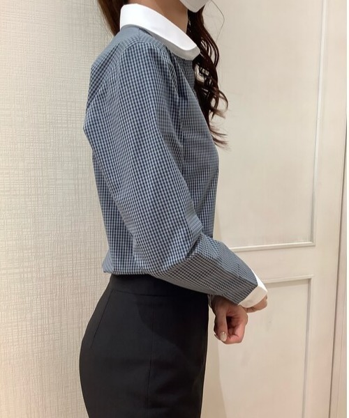 TOKYO SHIRTS(トウキョウシャツ)の「形態安定ノーアイロン ラウンド衿 長袖ビジネスワイシャツ(ビジネスシャツ・レディース・ダークネイビー・S/M/L/LL)」の10枚目の写真