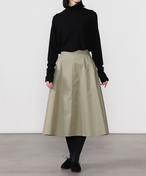 Morris & Sons(モリスアンドサンズ)の「MORRIS & SONS | ギャバジンスカート WOMEN(スカート・レディース・ベージュ/オリーブ・1/0)」の4枚目の写真