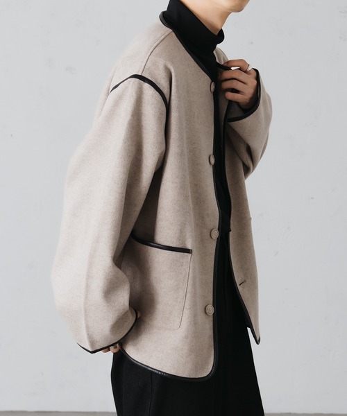 epnok（エプノック）の「パイピングノーカラージャケット（ノーカラージャケット・メンズ・チャコールグレー/グレイッシュベージュ/ダークブラウン/カーキ・MEDIUM/SMALL/LARGE）」の6枚目の写真