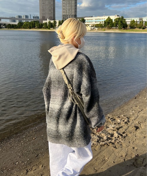 sedacle（セダクル）の「グラデーションニットカーディガン（カーディガン/ボレロ・メンズ・ブラック系/グリーン系/パープル系・FREE）」の16枚目の写真