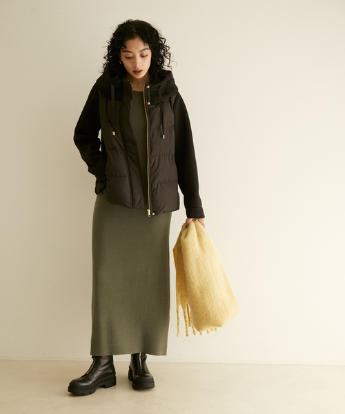 SALON adam et rope'(サロン アダム エ ロペ)の「ウールミックスブークレマフラー(マフラー・レディース・イエロー/ベージュ/ホワイト/ブルー/ブラウン・FREE)」の6枚目の写真