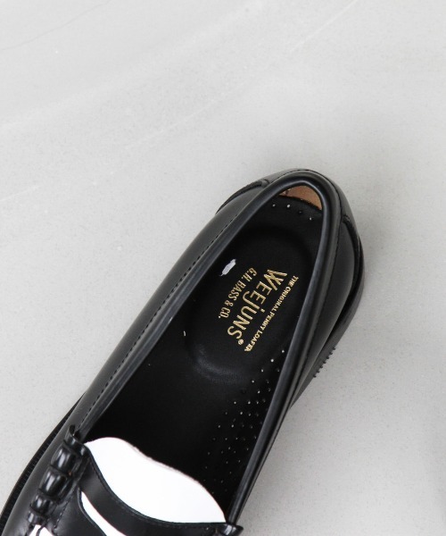 G.H.BASS（ジーエイチバス）の「G.H BASS WEEJUNS LOAFER（ローファー・メンズ・ブラック×ホワイト/ブラック・8.5/8/7.5）」の3枚目の写真