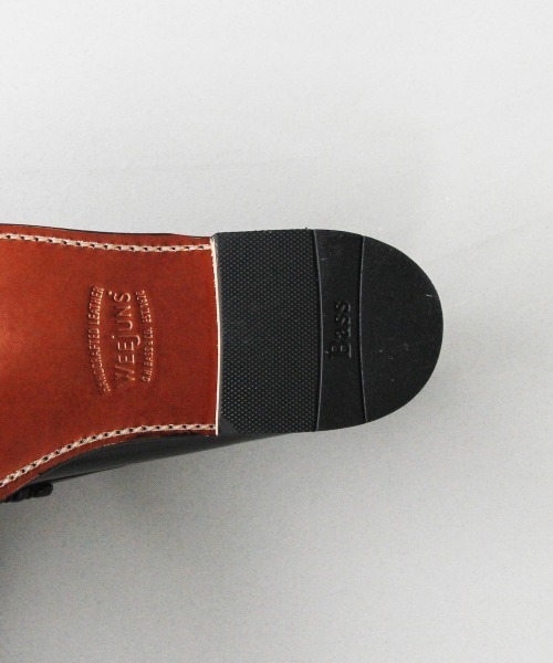 G.H.BASS（ジーエイチバス）の「G.H BASS WEEJUNS LOAFER（ローファー・メンズ・ブラック×ホワイト/ブラック・8.5/8/7.5）」の5枚目の写真