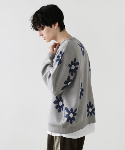 ASTRONOMY(アストロノミー)の「Buyer's Select/ビックシルエットフラワー柄ダブルジャガードクルーニット(ニット/セーター・メンズ・キナリ/ブルー/グレー/ネイビー/チャコール・M/L)」の2枚目の写真
