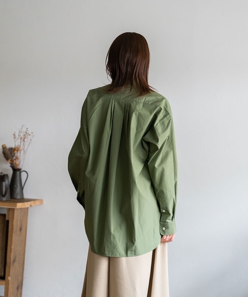 BRICK & SONS(ブリックアンドサンズ)の「リラックスバックプリーツシャツ<カーキグリーン>(シャツ/ブラウス・メンズ・カーキ・LL/S/M/L/XS)」の4枚目の写真
