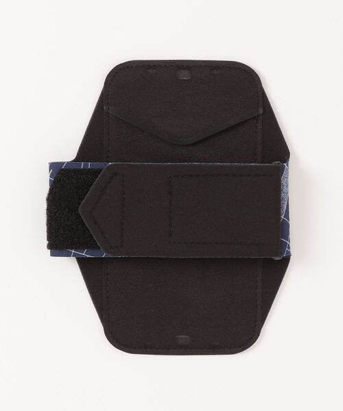 NIKE（ナイキ）の「【NIKE/ナイキ】リーン アームバンド（スマホケース/カバー・メンズ・ピンク/イエロー/オレンジ/ブラック/ネイビー・FREE）」の6枚目の写真