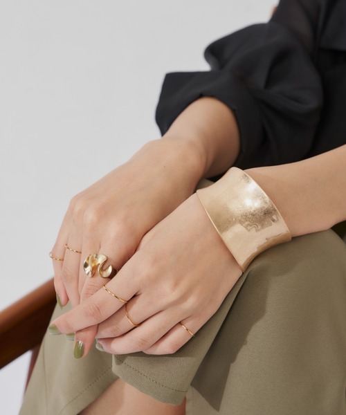 Aunt Marie's（アントマリーズ）の「フリルモチーフボリュームリング / ウェーブリング（リング・レディース・ゴールド/シルバー・FREE）」の8枚目の写真