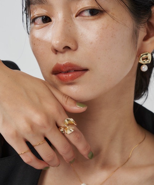 Aunt Marie's（アントマリーズ）の「フリルモチーフボリュームリング / ウェーブリング（リング・レディース・ゴールド/シルバー・FREE）」の10枚目の写真