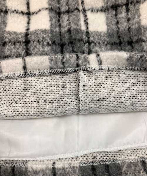 SPIGA(スピーガ)の「起毛チェックタイトスカート(スカート・レディース・ブラック/イエロー・SMALL/MEDIUM)」の4枚目の写真