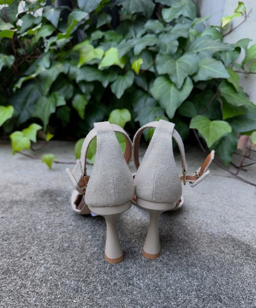 DouDou（ドゥドゥ）の「パテッドストラップサンダル（サンダル・レディース・ブラック/ホワイト/ベージュ・23cm/24cm）」の8枚目の写真