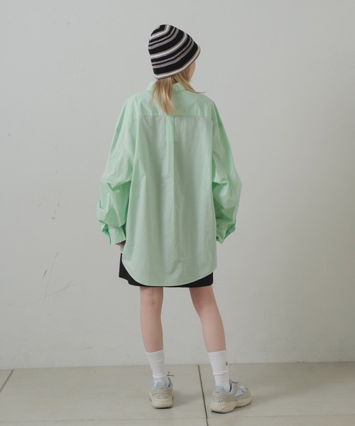 WHIMSIC(ウィムジック)の「【UNISEX/新色追加】ポプリンオーバーサイズシャツ(シャツ/ブラウス・メンズ・ブルー/グリーン/ピンク/グリーン系その他/ブルー系その他2/サックスブルー・FREE)」の9枚目の写真