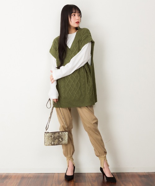 atONE(アットワン)の「atONE 裾スリットジョガーパンツ(その他パンツ・レディース・ブラック/カーキ/ベージュ・M/L/3L/LL/4L)」の21枚目の写真