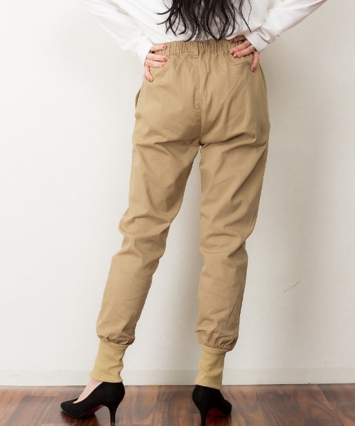atONE(アットワン)の「atONE 裾スリットジョガーパンツ(その他パンツ・レディース・ブラック/カーキ/ベージュ・M/L/3L/LL/4L)」の20枚目の写真