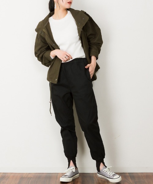 atONE(アットワン)の「atONE 裾スリットジョガーパンツ(その他パンツ・レディース・ブラック/カーキ/ベージュ・M/L/3L/LL/4L)」の9枚目の写真