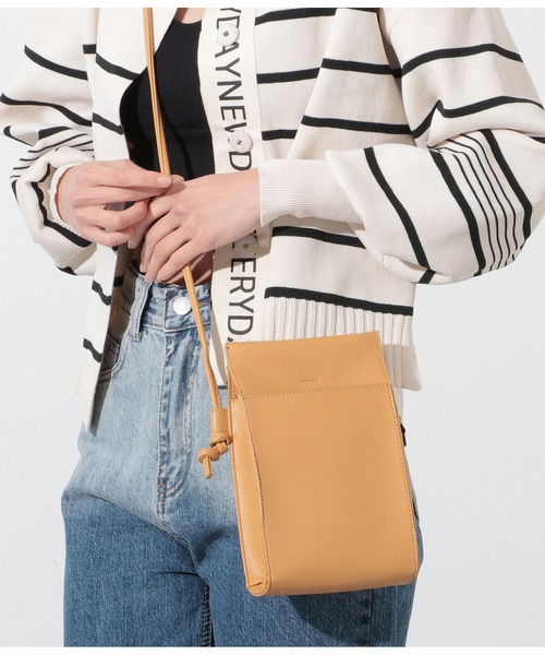 Settimissimo(セッティミッシモ)の「スクエアーミニマルショルダーバッグ(ショルダーバッグ・レディース・ブラック/オフホワイト/ベージュ・FREE)」の1枚目の写真