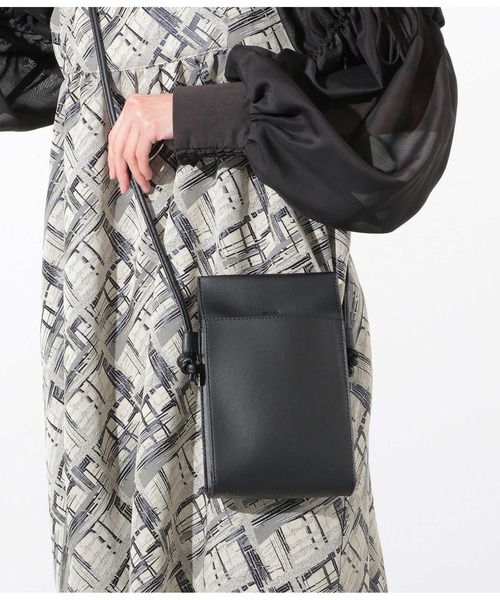 Settimissimo(セッティミッシモ)の「スクエアーミニマルショルダーバッグ(ショルダーバッグ・レディース・ブラック/オフホワイト/ベージュ・FREE)」の3枚目の写真