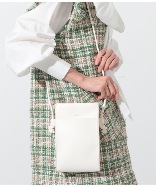 Settimissimo(セッティミッシモ)の「スクエアーミニマルショルダーバッグ(ショルダーバッグ・レディース・ブラック/オフホワイト/ベージュ・FREE)」の4枚目の写真