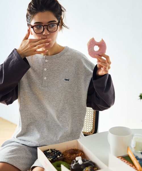 TOWNCRAFT(タウンクラフト)の「TOWN CRAFT/タウンクラフト 別注 ワンポイントロゴ ベースボール ロングスリーブTシャツ/ロンT/9分袖(Tシャツ/カットソー・メンズ・グレー/ネイビー/ベージュ・MEDIUM/LARGE)」の16枚目の写真