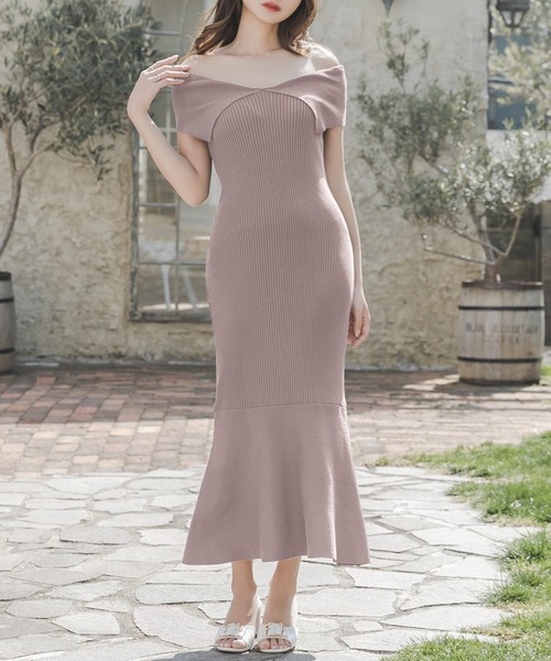 Julia Boutique(ジュリアブティック)の「デコルテオープンノースリーブマーメイドニットワンピース/23062(ワンピース・レディース・グレイッシュブルー/ピンク/グレー系・ONE)」の1枚目の写真