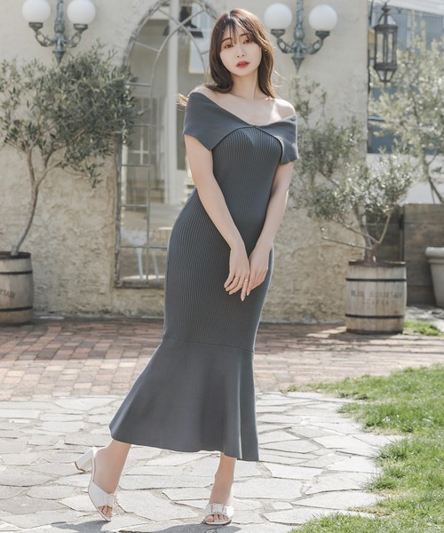 Julia Boutique(ジュリアブティック)の「デコルテオープンノースリーブマーメイドニットワンピース/23062(ワンピース・レディース・グレイッシュブルー/ピンク/グレー系・ONE)」の4枚目の写真