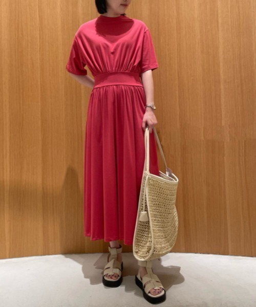 Mila Owen（ミラオーウェン）の「ウエストギャザーカットマキシ