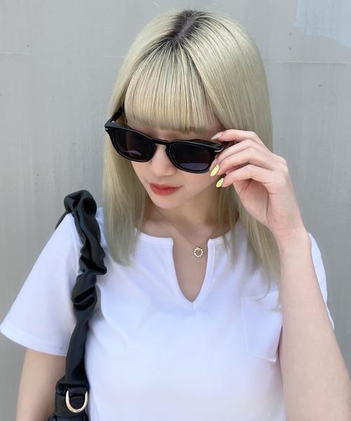 Peony（ピオニー）の「【Peony/ピオニー】/カラーレンズ ウェリントンサングラス（サングラス・レディース・グレー/ブラウン/ベージュ/ブラック・FREE）」の2枚目の写真