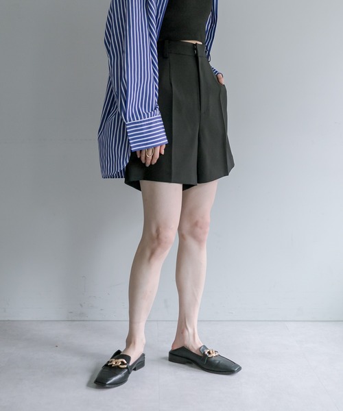 mystic（ミスティック）の「センタープレスショートパンツ（その他パンツ・レディース・アイボリー/ブラック・1/2）」の3枚目の写真