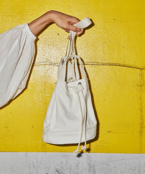 Auntie Rosa Holiday(アンティローザホリデー)の「キャンバスキンチャクバッグ(ショルダーバッグ・レディース・アイボリー/ブラック・FREE)」の12枚目の写真