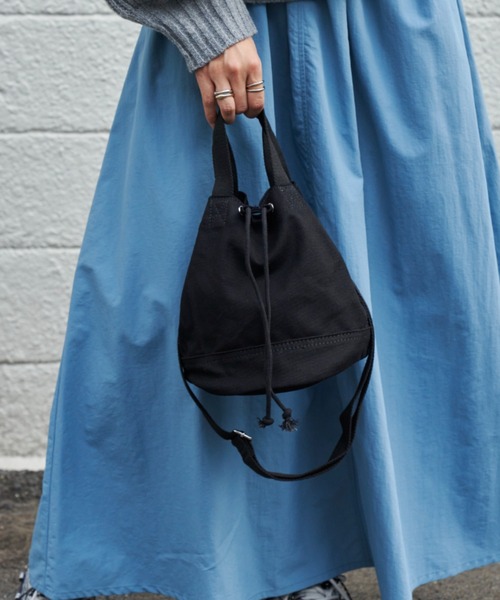 Auntie Rosa Holiday(アンティローザホリデー)の「キャンバスキンチャクバッグ(ショルダーバッグ・レディース・アイボリー/ブラック・FREE)」の18枚目の写真