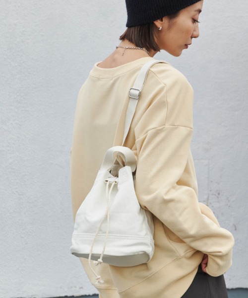 Auntie Rosa Holiday(アンティローザホリデー)の「キャンバスキンチャクバッグ(ショルダーバッグ・レディース・アイボリー/ブラック・FREE)」の14枚目の写真