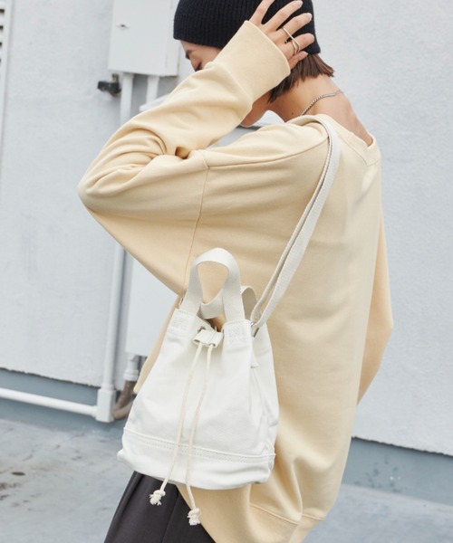 Auntie Rosa Holiday(アンティローザホリデー)の「キャンバスキンチャクバッグ(ショルダーバッグ・レディース・アイボリー/ブラック・FREE)」の15枚目の写真